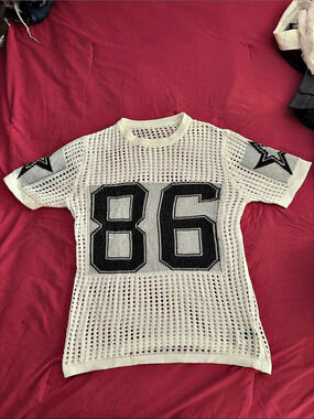 ROMWE Number 86 Star Patch Mesh Knit Tee Mesh Number 86 Jersey in White & Black